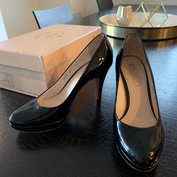 Prada Vernice Black Patent Leather Platform Pumps - Picture 2 of 8